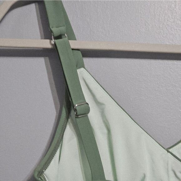 Cupshe Bathing Suit in a Beautiful Green. NWT-Size M - Picture 6 of 9